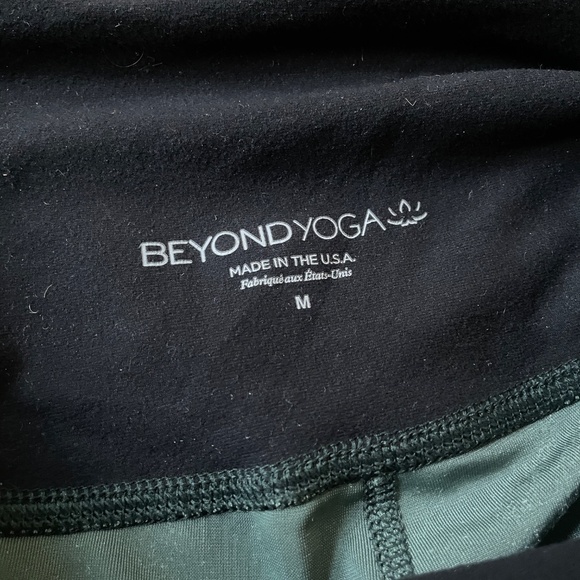 Beyond Yoga Velvet Workout Set - Picture 3 of 5